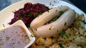 saucisse blanche chou rouge